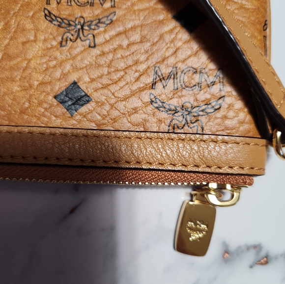 MCM Visetos Liz Shopper Tote Pouch Cognac - Picture 8 of 9